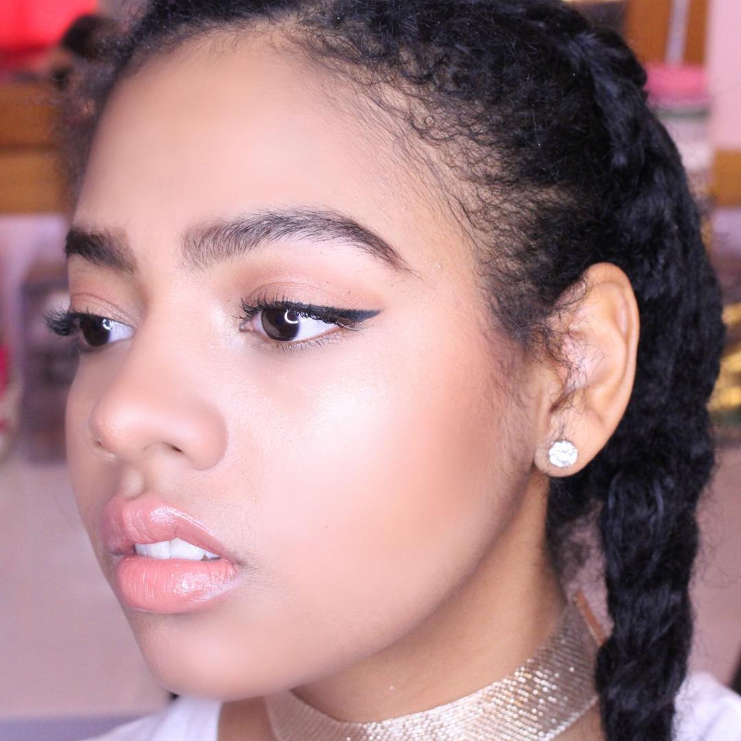 Airbrushed Highlighter Look