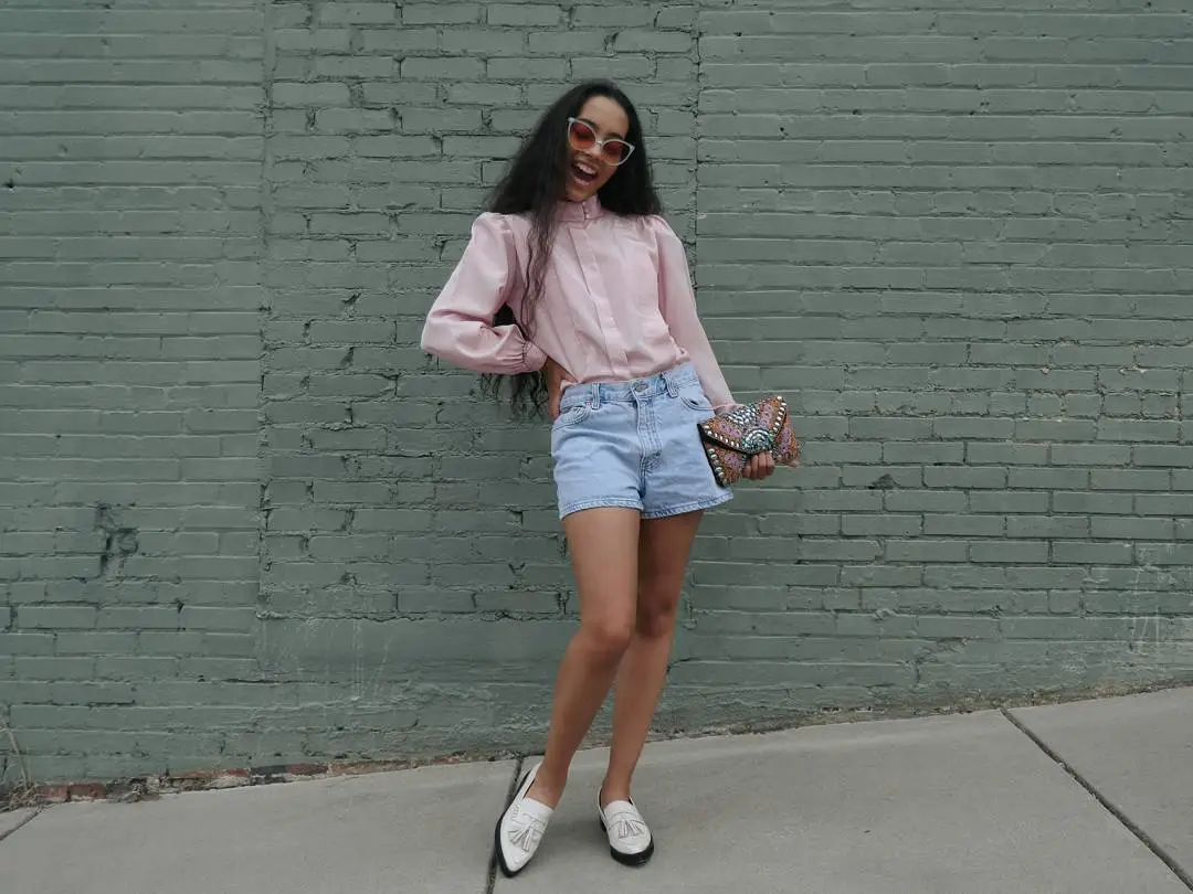 Pair a Pink Blouse With Shorts for an Easy Class Outfit