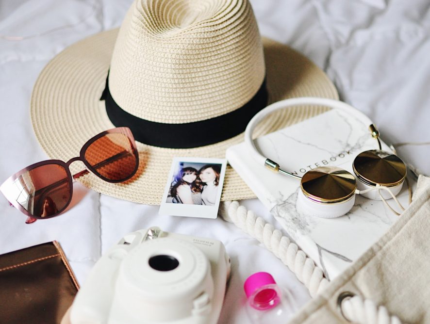 5 Spring Break Essentials to Throw in Your Carry-On