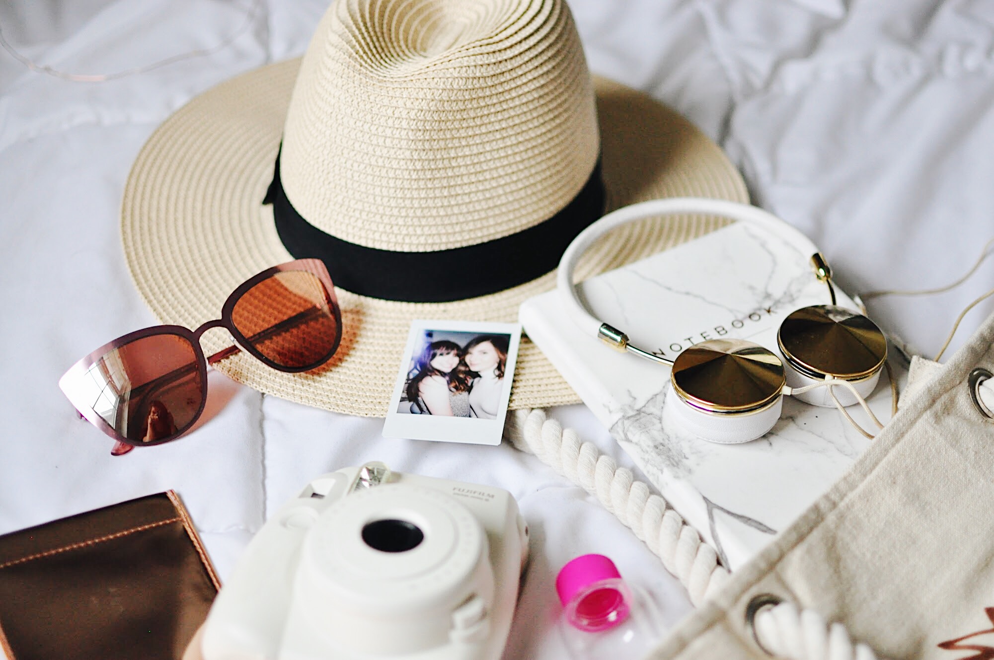 5 Spring Break Essentials to Throw in Your Carry-On