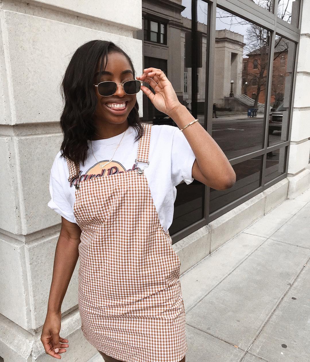 Cute Ways to Wear a T-shirt With a Gingham Dress