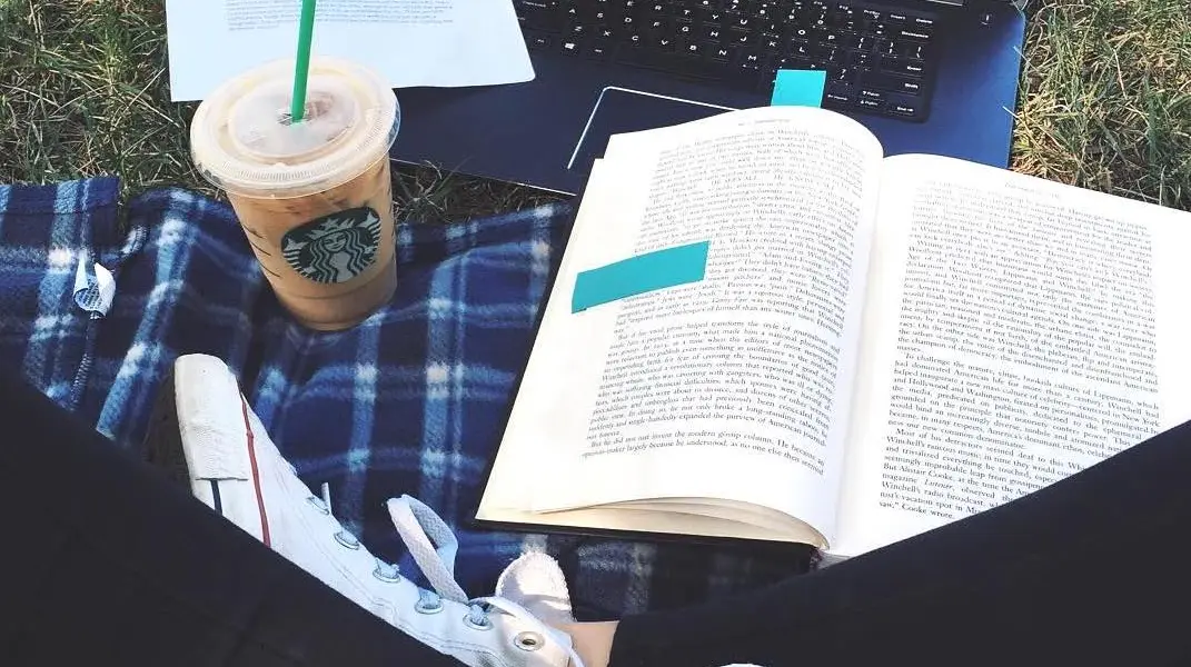 The Grad School Résumé: 8 Tips to Help You Make Yours Stand Out 1 Grad School Résumé Tips