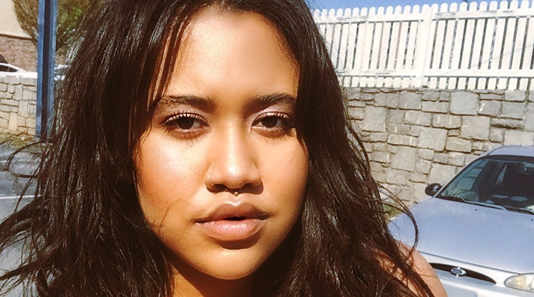 Glow-Up With These 7 Summer Eyeshadow How-Tos 1 How to Apply Eyeshadow