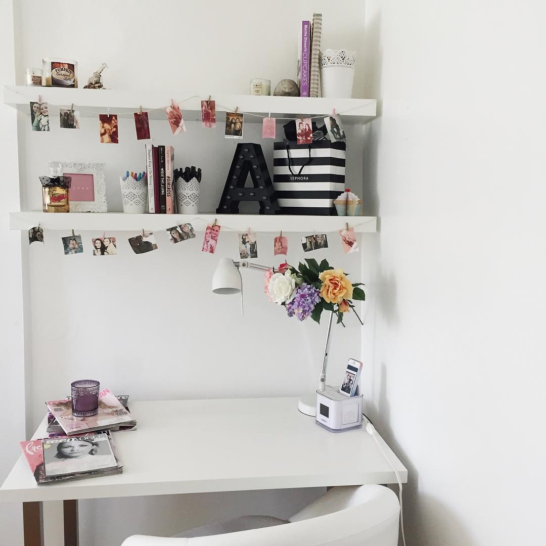 minimalist dorm storage
