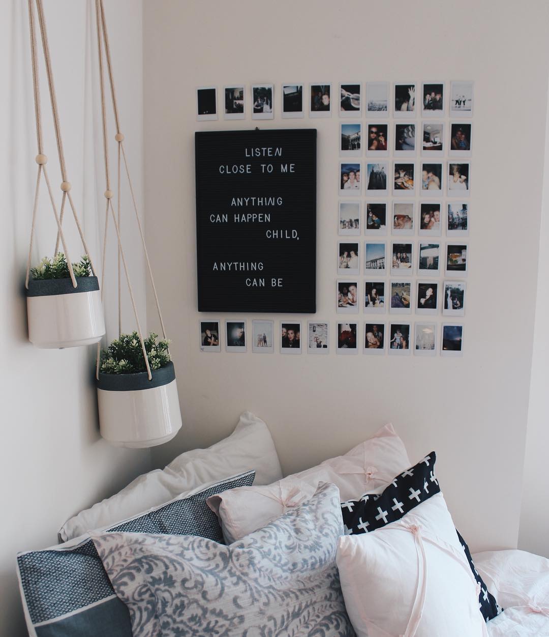 minimalist simple dorm room ideas