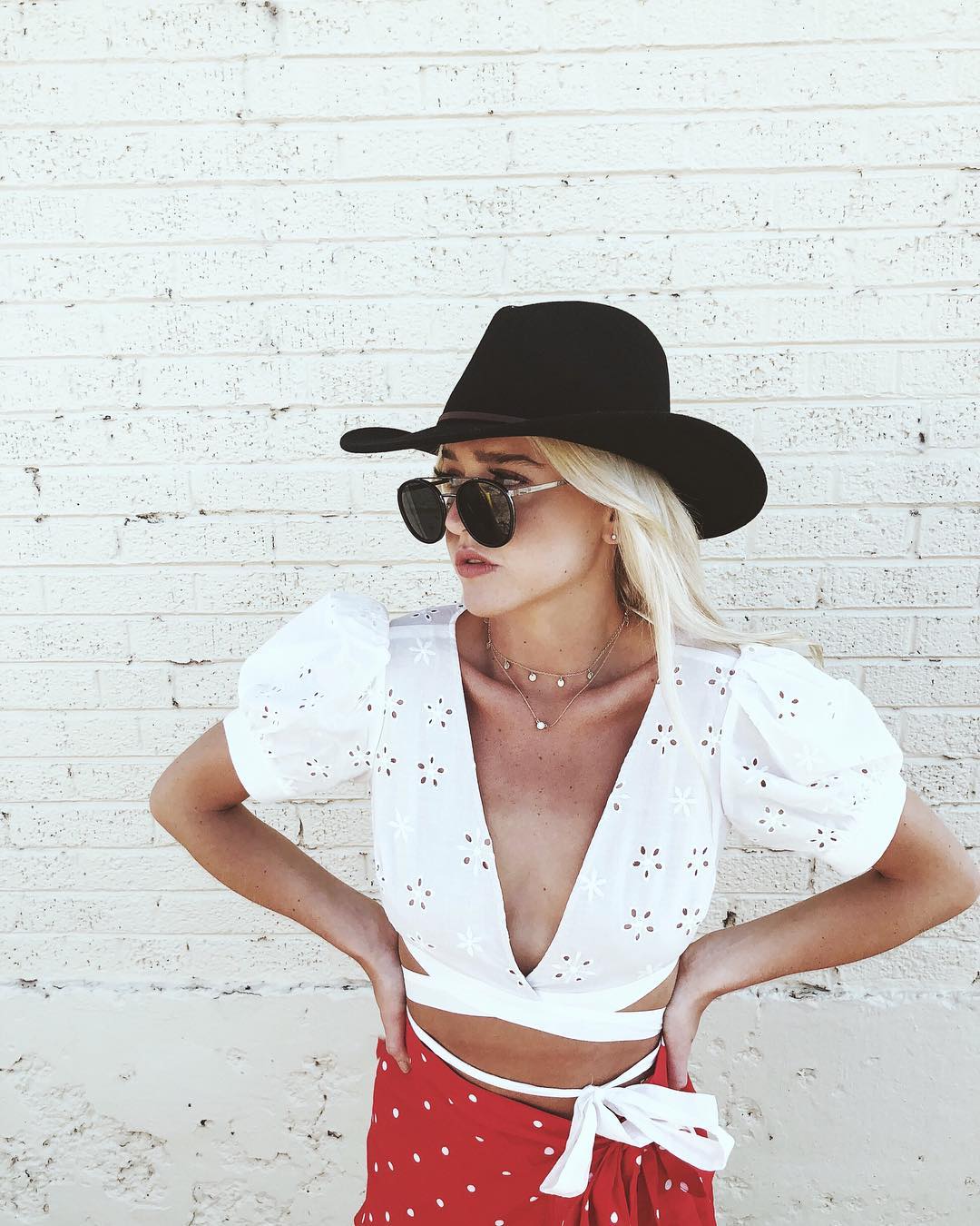Your July Style Horoscope Has Arrived: These Are the Sunglasses You Should Wear Based on Your Zodiac Sign 4 Circular Sunglasses Based On Zodiac Sign Pisces