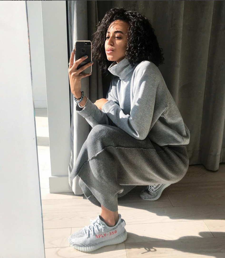 Here's How Our Community Members Are Styling Their Favorite Fall Sweater Outfits 22