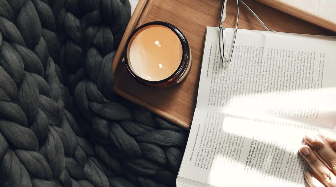 5 Fall Dorm Room Decorations for a Cozy Living Space 1