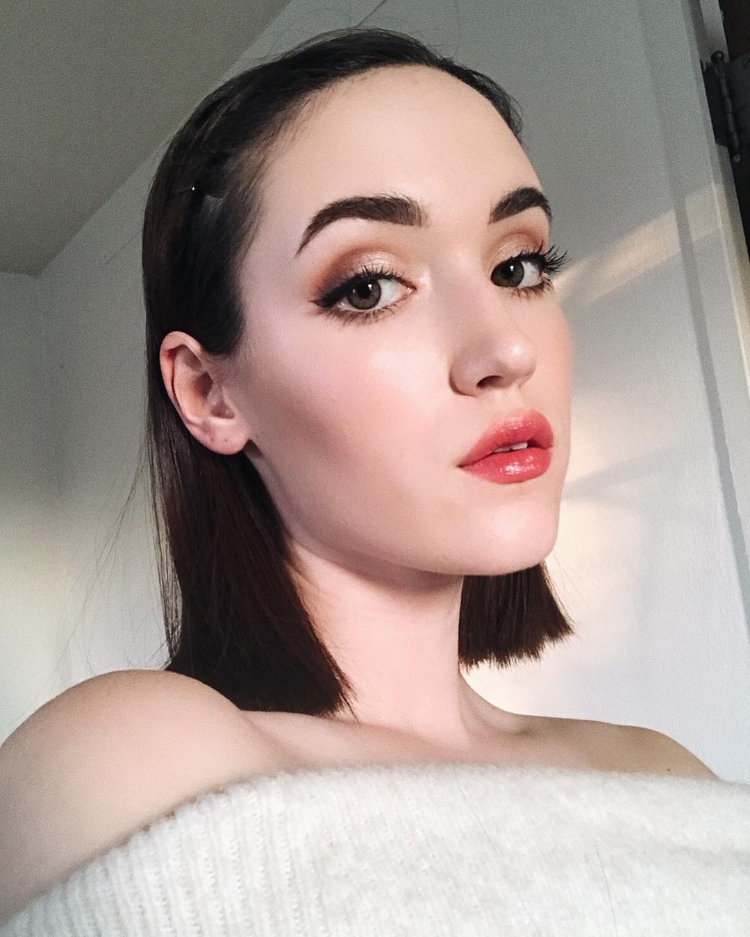 11 Best Lipsticks for Fall That Aren’t Just Different Shades of Red 15 peach lipgloss