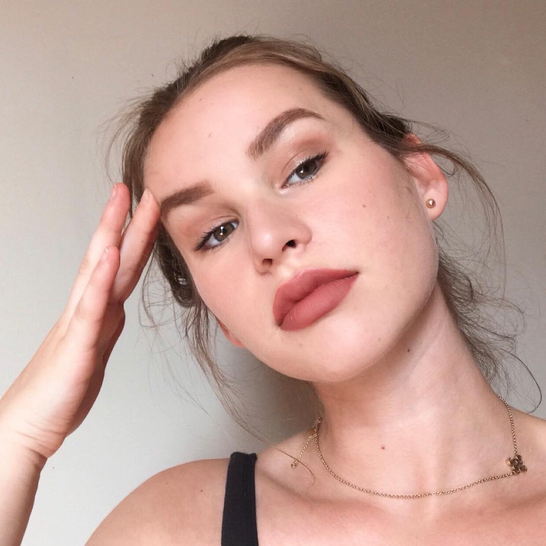 11 Best Lipsticks for Fall That Aren’t Just Different Shades of Red 19