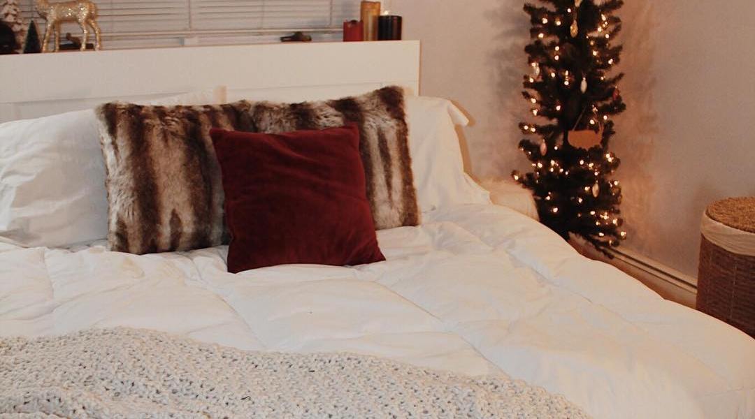 Holiday Dorm Décor to Turn Your Room into a Winter Wonderland 1