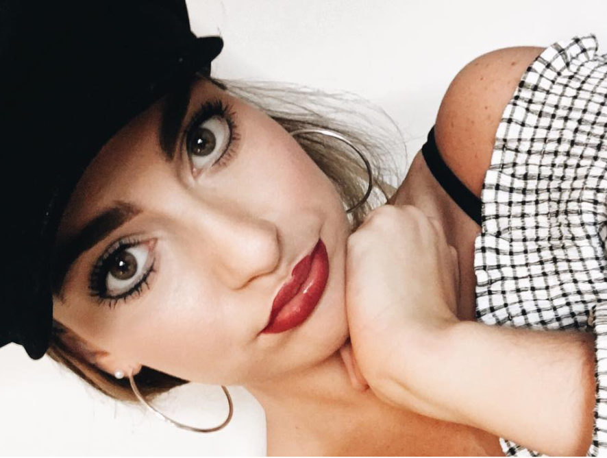 8 Holiday Makeup Looks to Spice up the Season