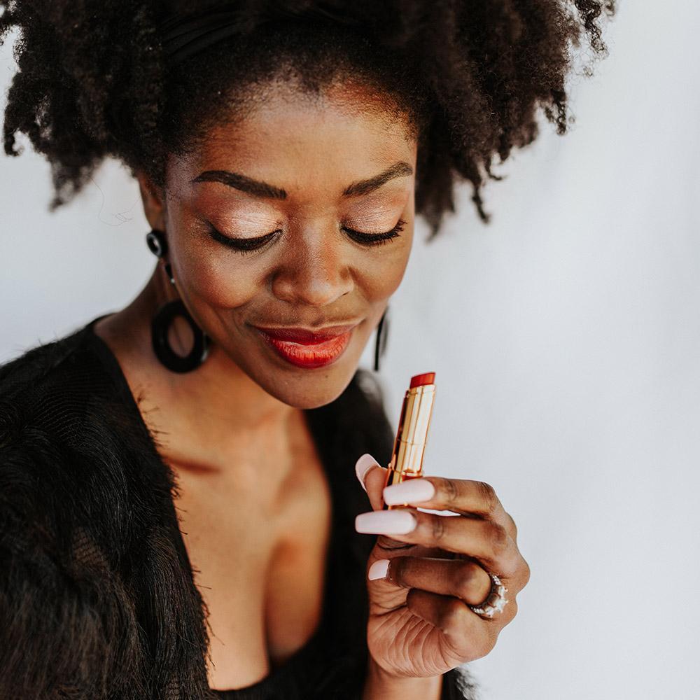 This Lipstick Will Last Through All of Your Video Calls 3