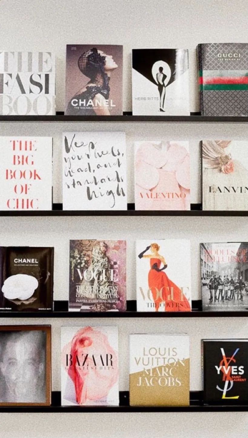 10 Must-Read Books for Every Fashion Student