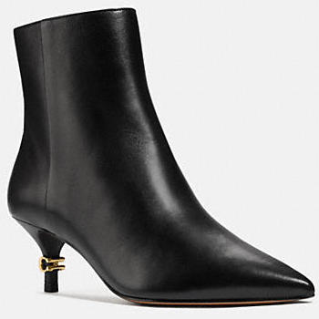 Splurge vs. Steal: The Best Fall Boots to Add to Your Cart Right Now 9