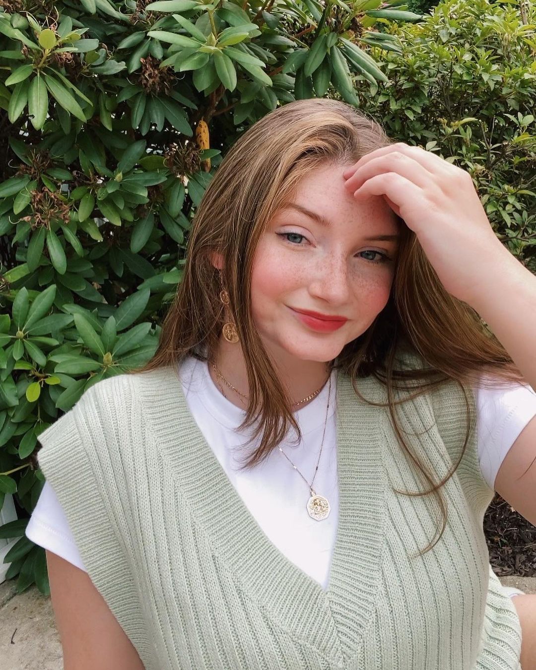 7 Ways to Style a Sweater Vest 6