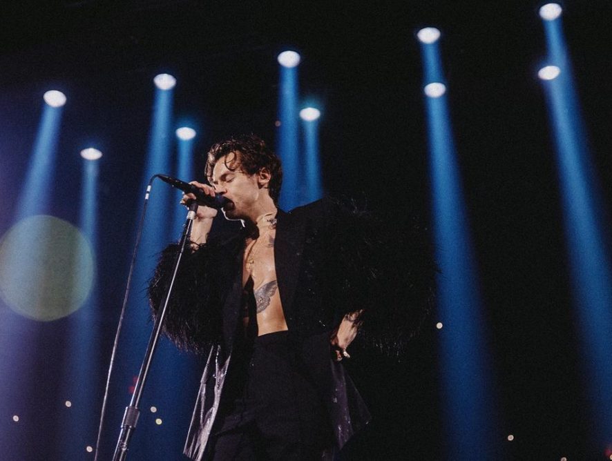 Harry Styles’ Best Tour Outfits According to CF Community Members