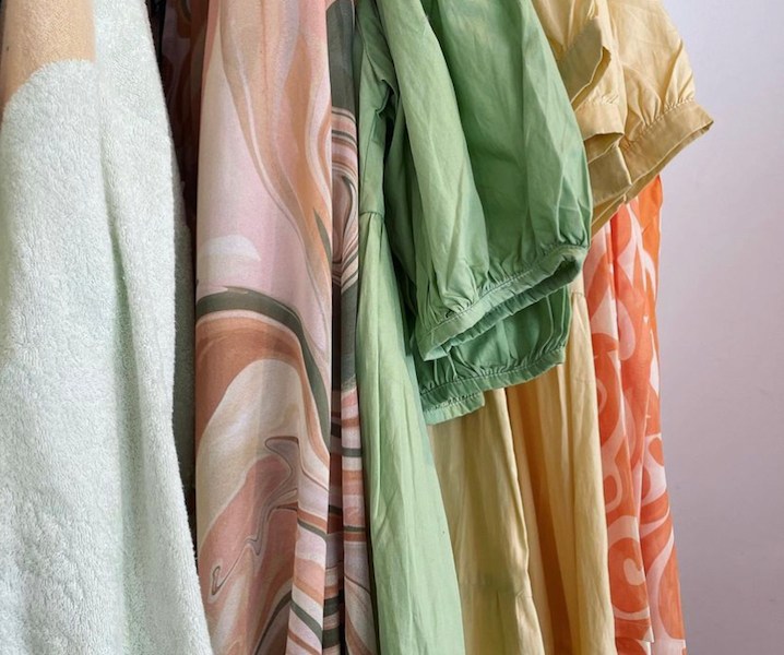 How to Keep Your Wardrobe Organized in a Dorm 1