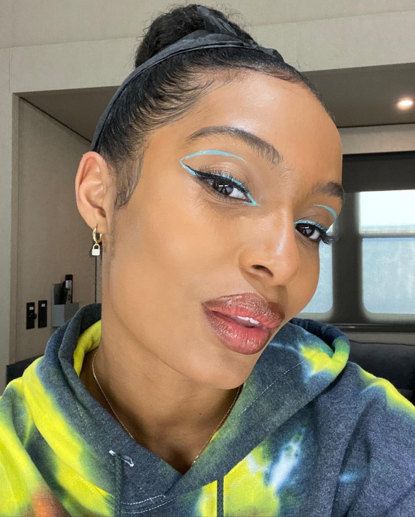 https://www.collegefashionista.com/wp-content/uploads/2021/12/180359695_1512985252402229_957422418014144846_n-822x1024.jpg?utm_source=chatgpt.com