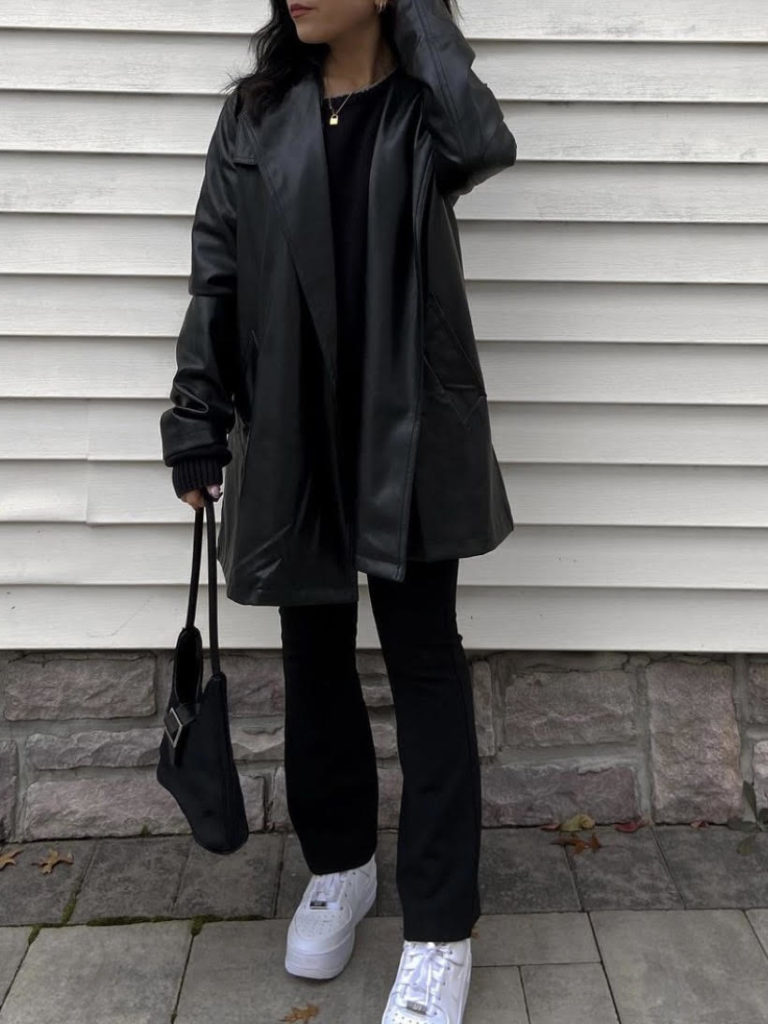 7 Cute Airport Outfit Ideas for the World Traveler 19