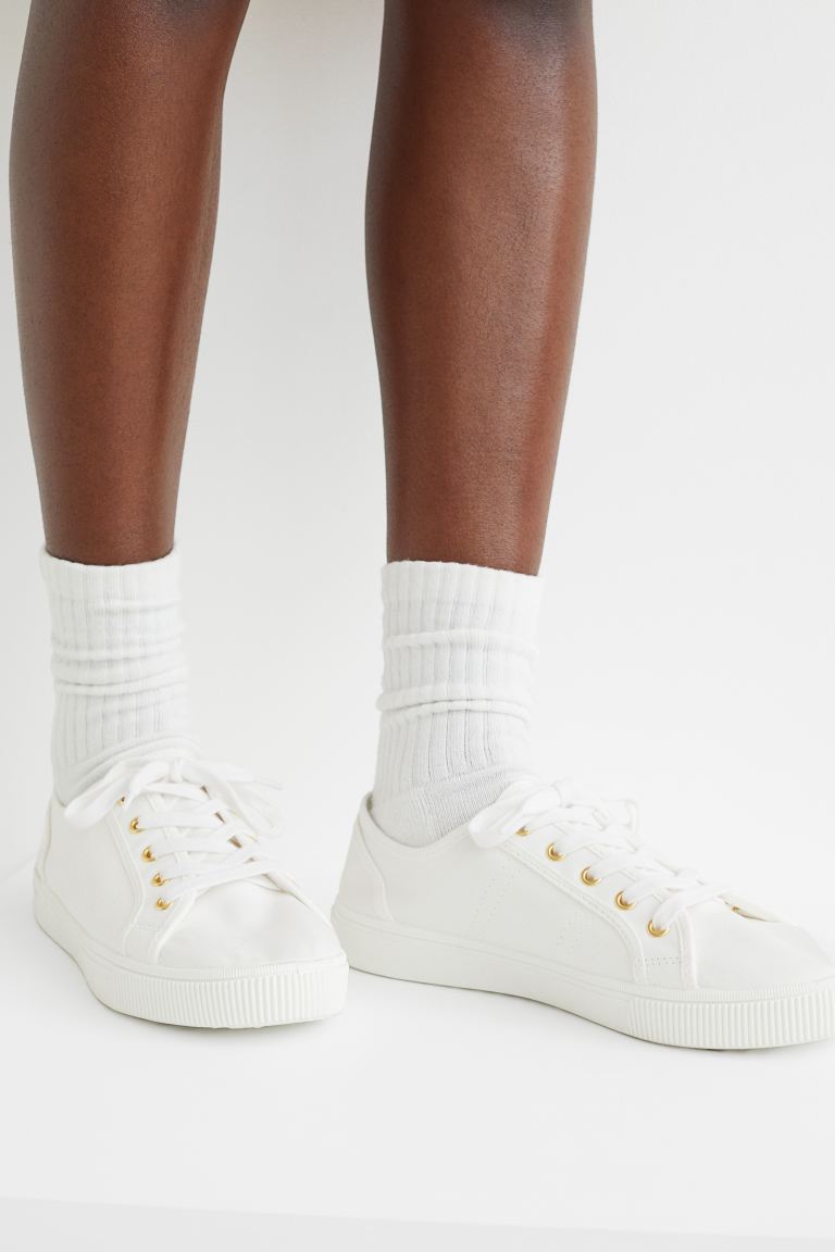 15 White-Ish Sneakers We All Need - College Fashionista