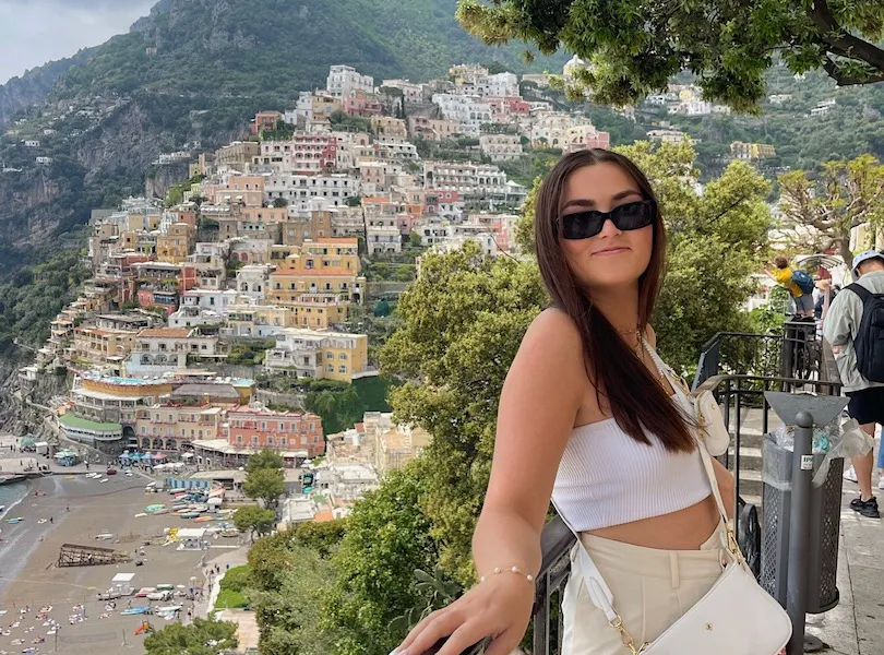 How To Create A Capsule Wardrobe For Your Semester Abroad 1