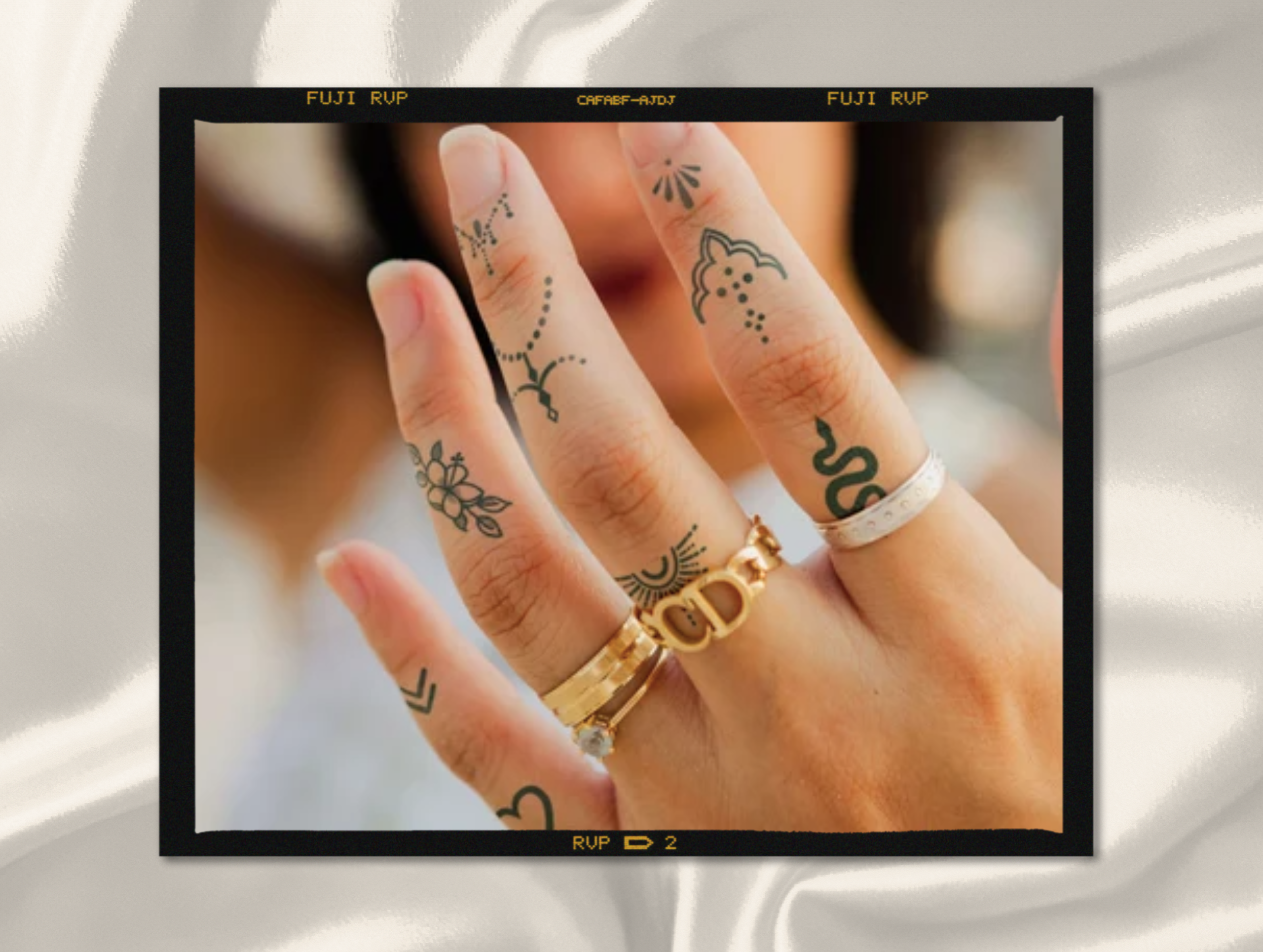 Temporary ring deals finger tattoos