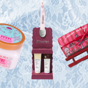 Don't Miss Out On These 12 Holiday-Scented Beauty Buys 4 Don't Miss Out On These 12 Holiday-Scented Beauty Buys