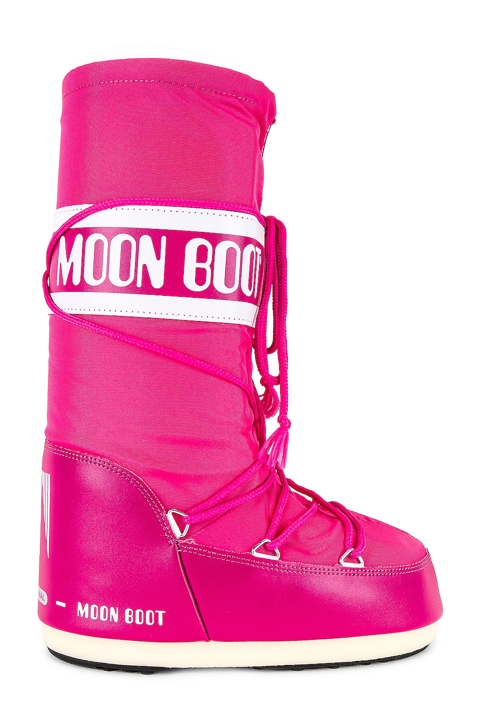How to Style This Winter’s Trendiest Shoe: Moon Boots